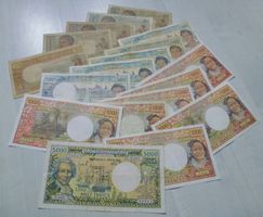 ++ 18 Banknoten aus Institut d`Emission d`Outre Mer ab 1960
